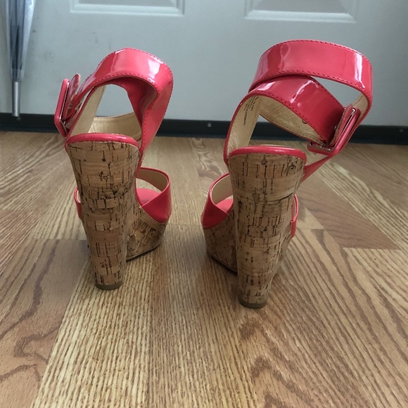 coral faux patent leather cork wedges - Picture 4 of 10
